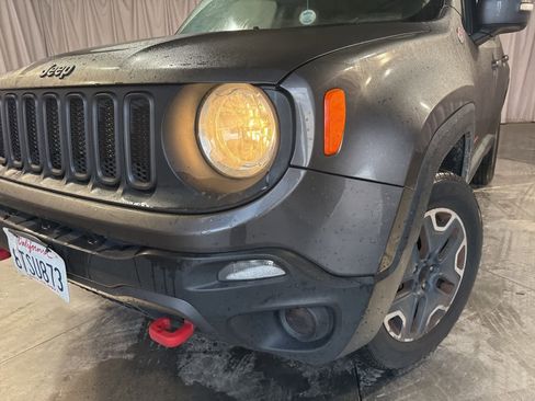 Used 2016 Jeep Renegade Trailhawk image 9
