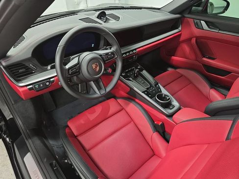 Certified 2025 Porsche 911 Carrera RWD image 4