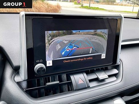 Used 2023 Toyota RAV4 AWD Hybrid image 29