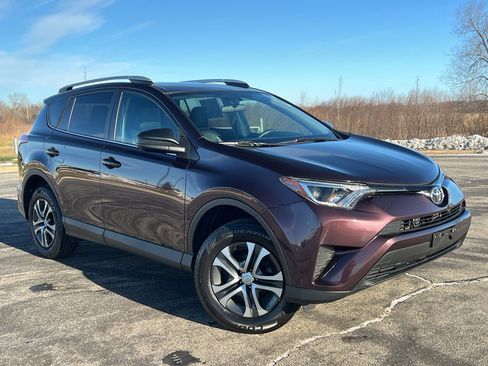 Used 2016 Toyota RAV4 LE image 6