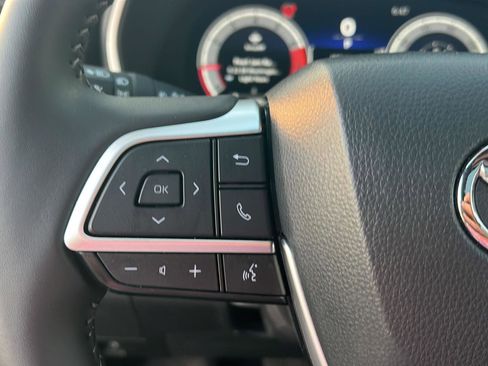 Certified 2025 Toyota Highlander XSE AWD/4WD image 23