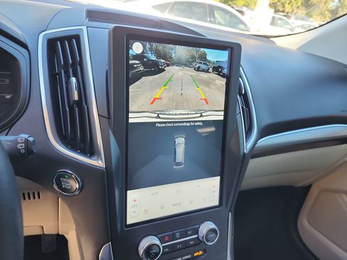 Used 2023 Ford Edge Titanium image 27