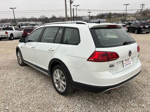 Used 2017 Volkswagen Golf Alltrack SEL AWD/4WD image 3