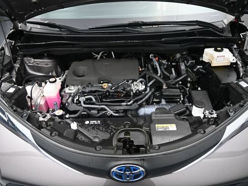 Used 2022 Toyota Sienna LE w/ LE Plus Package FWD image 14