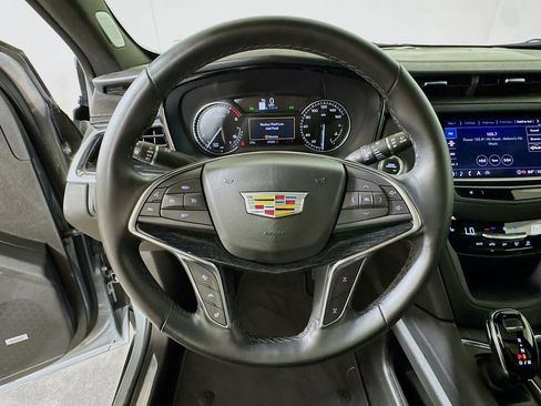 Certified 2025 Cadillac XT5 Premium Luxury FWD image 9