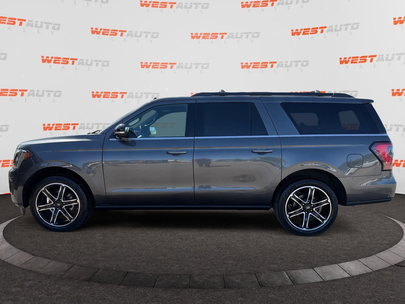 Used 2020 Ford Expedition Max Limited w/ Equipment Group 303A AWD/4WD image 2