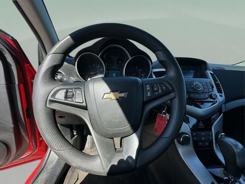 Used 2016 Chevrolet Cruze LT image 11