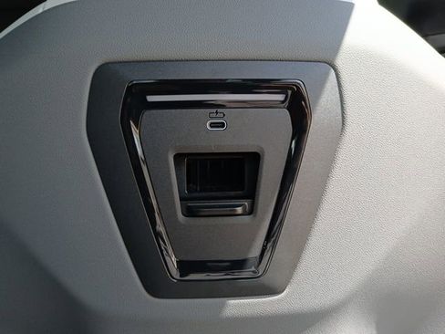 New 2026 BMW 530i 530i Loaner w/ M Sport Package image 15