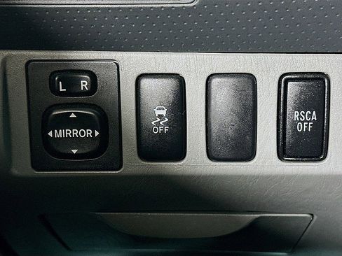 Used 2011 Toyota Tacoma 4x4 Double Cab image 10