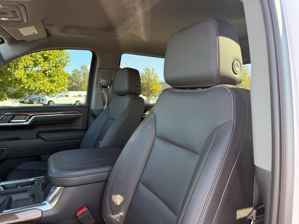 Used 2024 Chevrolet Silverado 1500 LT Trail Boss w/ LT Trail Boss Premium Package AWD/4WD image 13