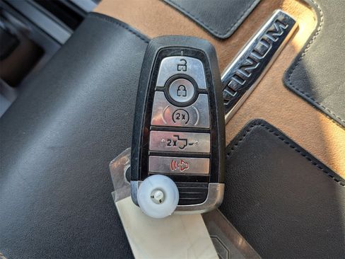 Used 2023 Ford F150 Platinum image 36