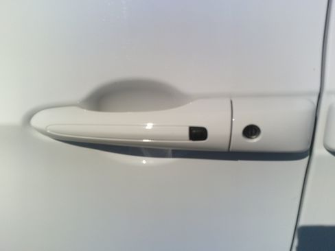 Used 2023 Chrysler Voyager LX FWD image 12