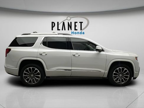 Used 2020 GMC Acadia Denali w/ LPO, 'HIT The Road' Package AWD/4WD image 3