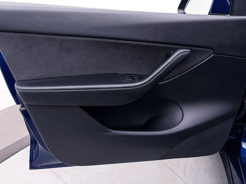 Used 2022 Tesla Model Y Long Range AWD/4WD image 15