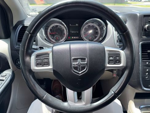 Used 2016 Dodge Grand Caravan SXT w/ Rear Park Assist Package FWD image 21