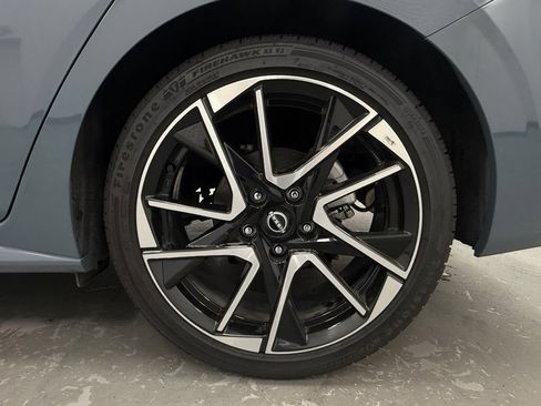 Used 2025 Nissan Sentra SR w/ SR Premium Package FWD image 29