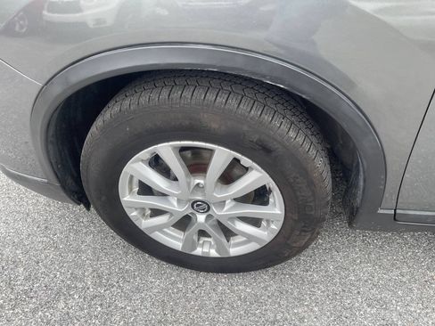 Used 2018 Nissan Rogue SV AWD/4WD image 36