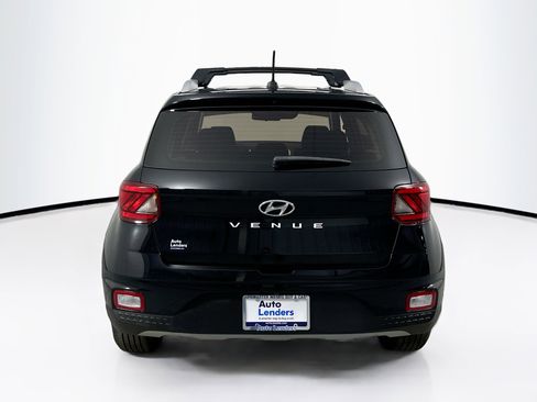 Used 2023 Hyundai Venue SEL image 6