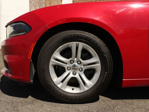 Used 2016 Dodge Charger SE w/ Popular Equipment Group image 3