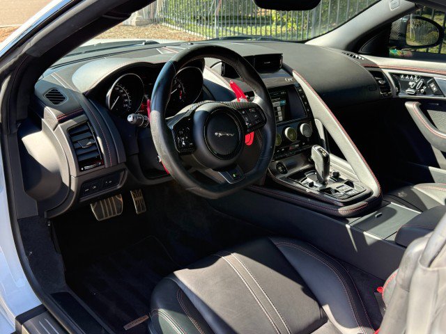 Used 2016 Jaguar F-TYPE R AWD/4WD image 10