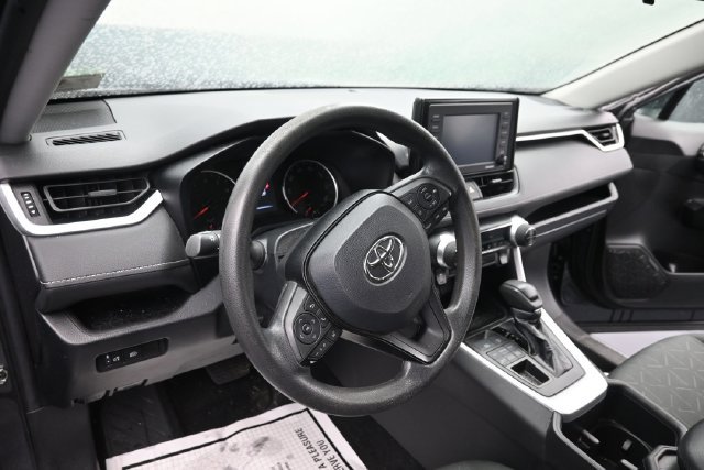 Used 2022 Toyota RAV4 XLE AWD/4WD image 11