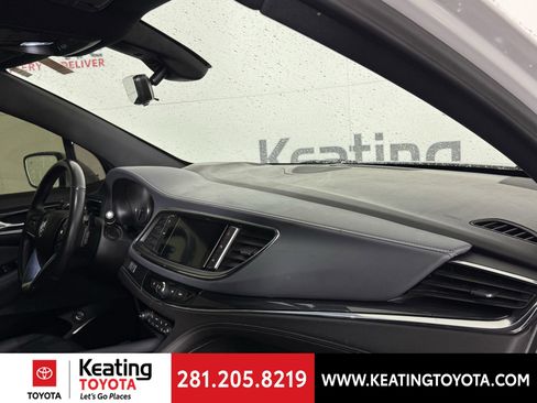 Used 2024 Buick Enclave Premium image 20