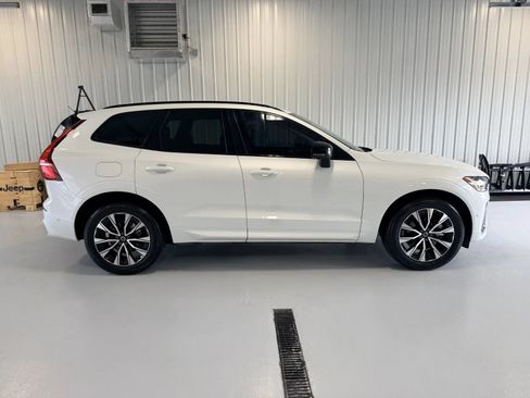 Used 2024 Volvo XC60 B5 Plus AWD/4WD image 2