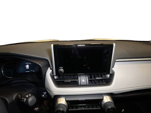 New 2025 Toyota RAV4 XLE image 10