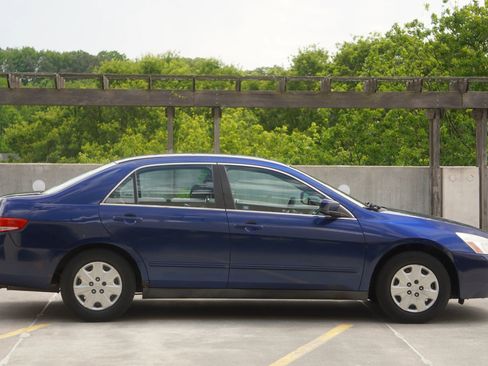 Used 2004 Honda Accord LX image 15
