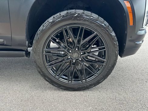 Used 2025 Cadillac Escalade Premium Luxury Platinum w/ LPO, Floor Liner Package AWD/4WD image 15