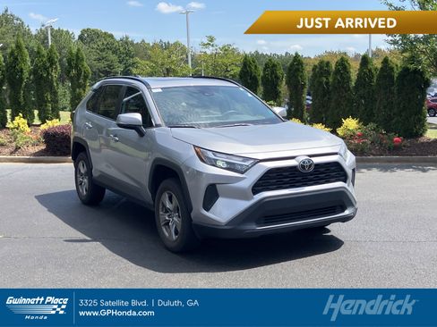 Used 2023 Toyota RAV4 XLE w/ Convenience Package FWD image 1