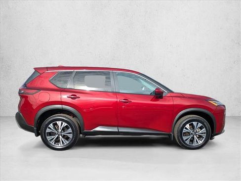 Used 2022 Nissan Rogue SV image 4