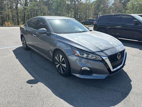 Used 2022 Nissan Altima 2.5 SV image 2