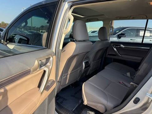Used 2020 Lexus GX 460 Premium image 37