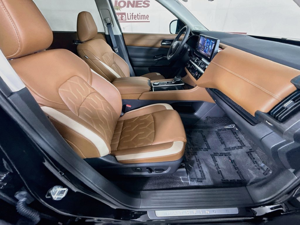 Certified 2026 Nissan Pathfinder Platinum AWD/4WD image 34