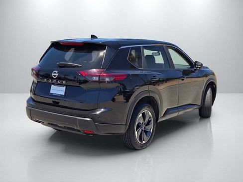 Used 2024 Nissan Rogue S FWD image 4