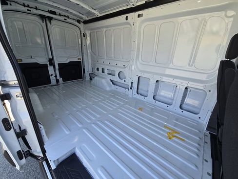 New 2026 Ford Transit 250 148 Medium Roof RWD image 18