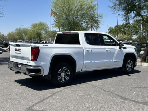 Used 2023 GMC Sierra 1500 SLE AWD/4WD image 4
