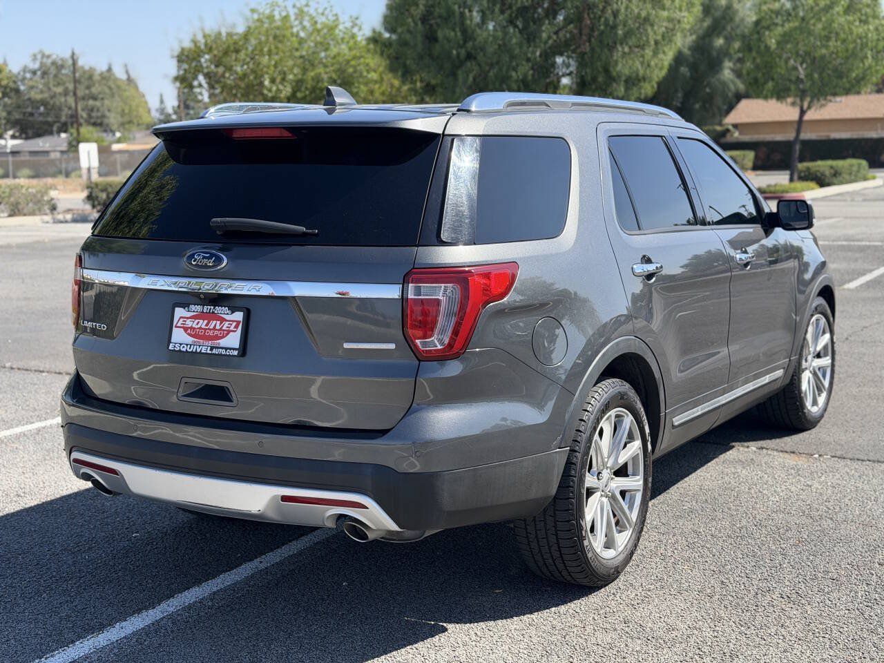Used 2016 Ford Explorer Limited FWD image 7