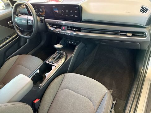 Used 2025 Kia K4 FWD image 17