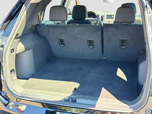 Used 2023 Chevrolet Equinox LS FWD image 32