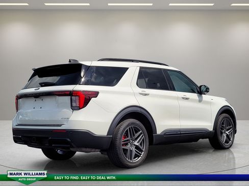 Used 2025 Ford Explorer ST-Line w/ Premium Package AWD/4WD image 4