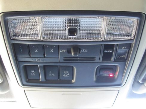 Used 2018 Toyota 4Runner Limited AWD/4WD image 29