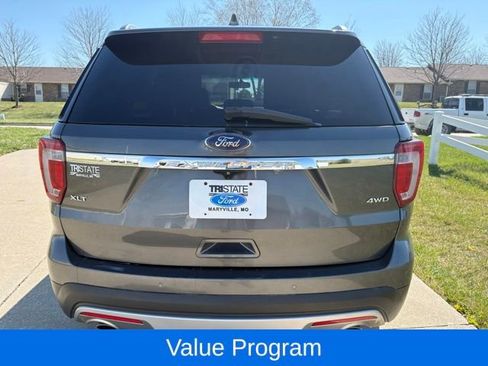 Used 2016 Ford Explorer XLT w/ Equipment Group 202A AWD/4WD image 4