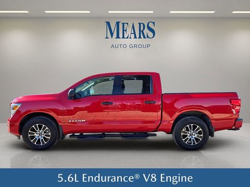 Used 2024 Nissan Titan SV w/ SV Convenience Package image 3