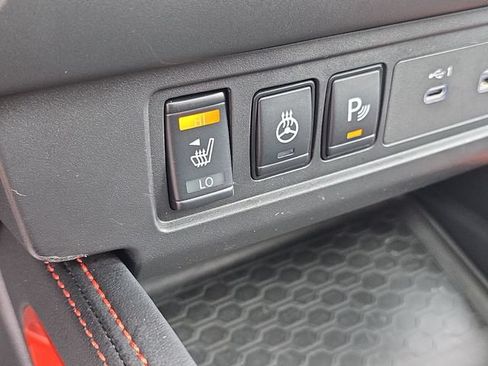 Certified 2025 Nissan Frontier PRO-4X w/ Pro Premium Package AWD/4WD image 37