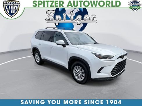 Used 2024 Toyota Grand Highlander AWD image 2