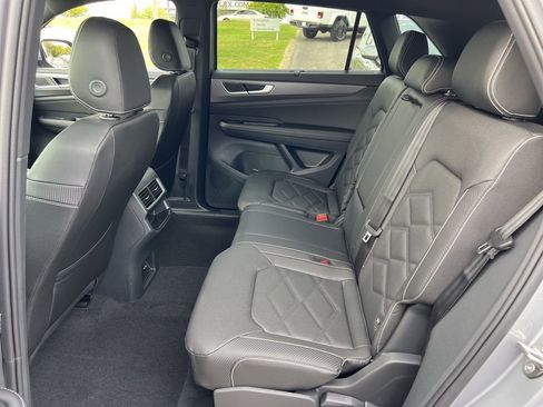 New 2026 Volkswagen Atlas Cross Sport SE FWD image 24