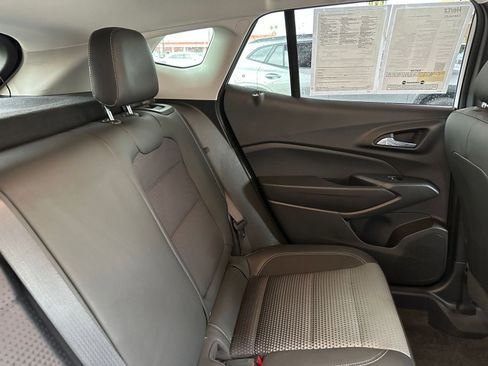 Used 2025 Chevrolet Trax LT image 35