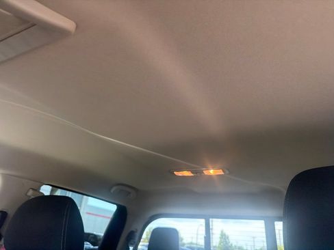 Used 2017 Nissan Titan SV AWD/4WD image 18
